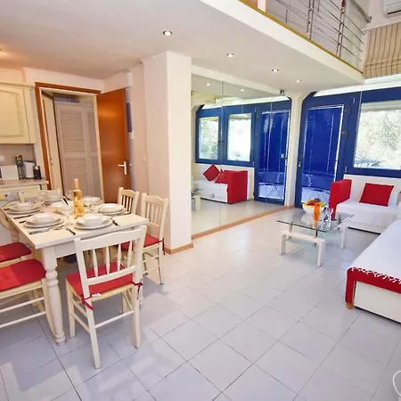 - Luxury Apartment Gouvia